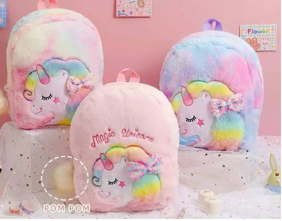 Mochila Infantil de Pelúcia com aplique de  Unicórnio com Pompom 